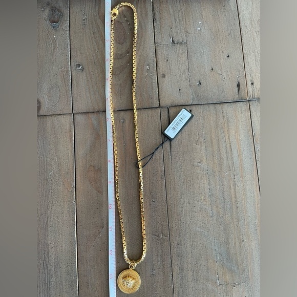 Versace Medusa Pendant Necklace Metal NWT - Picture 9 of 9